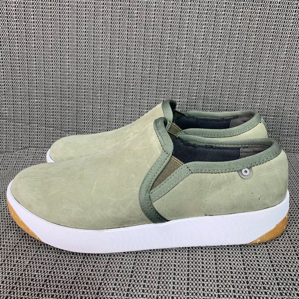 BOGS Women's Size 7 Kicker Slip on Leather Shoe Sneaker casual shoes